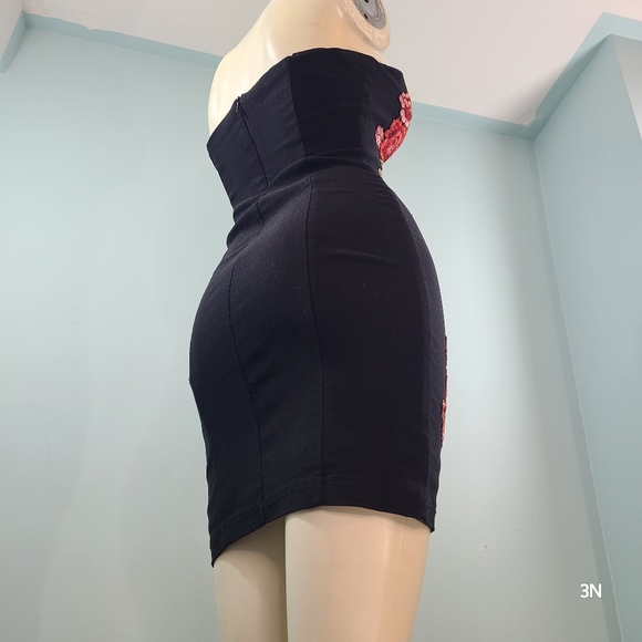 Luxxel LBD with Embroidered Floral Appliqué, S - Picture 7 of 10